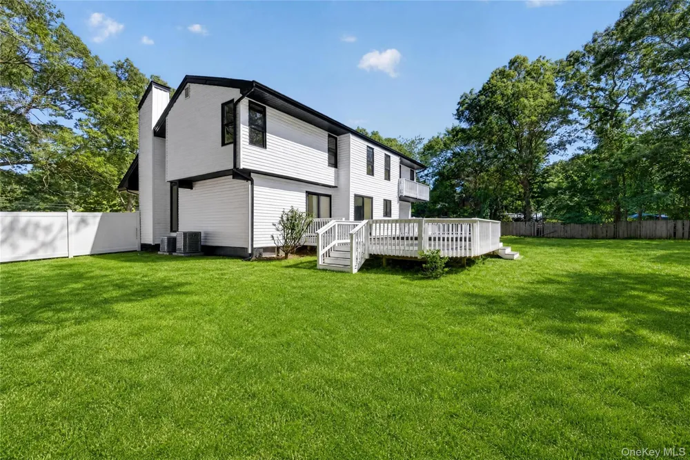 96 Chestnut Street Mount Sinai, NY 11766