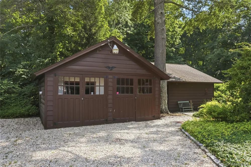 809 Traver Road Pleasant Valley, NY 12569