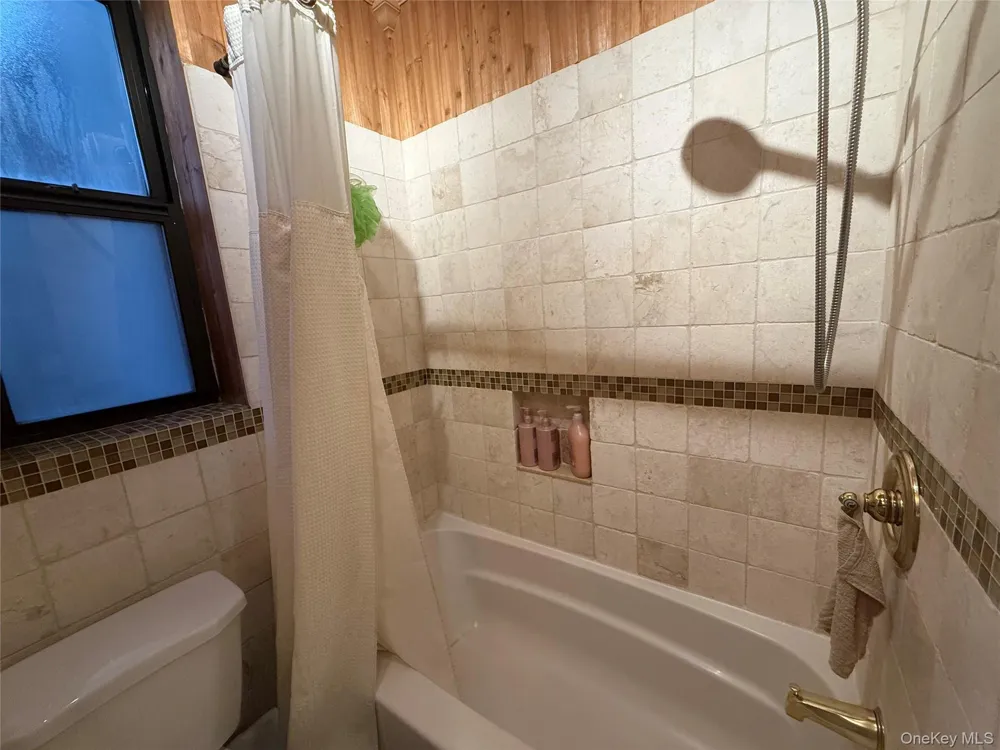 8384 116th Street #6B Richmond Hill, NY 11418