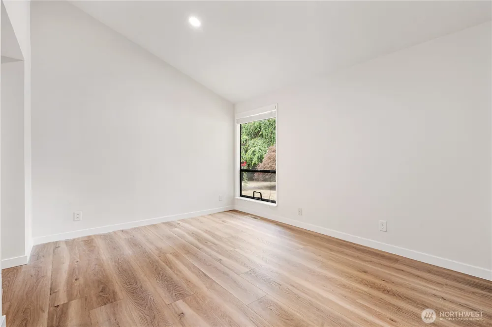 3216 171st Avenue NE Bellevue, WA 98008