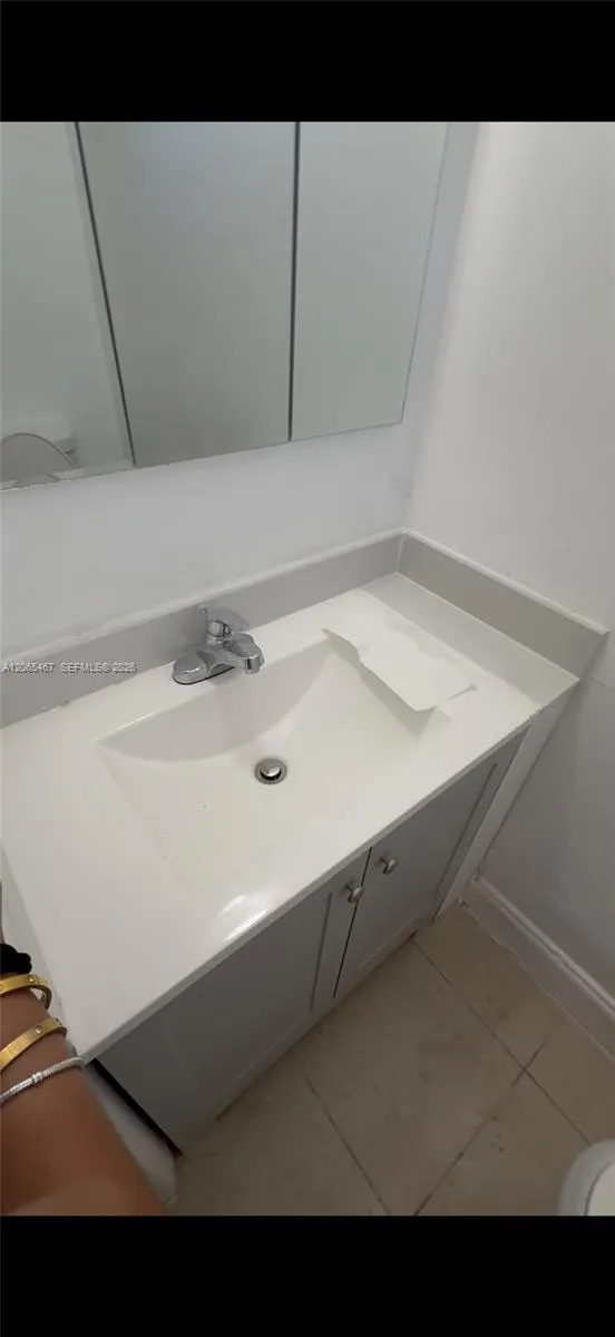 41 NE 195th St Miami, FL 33179