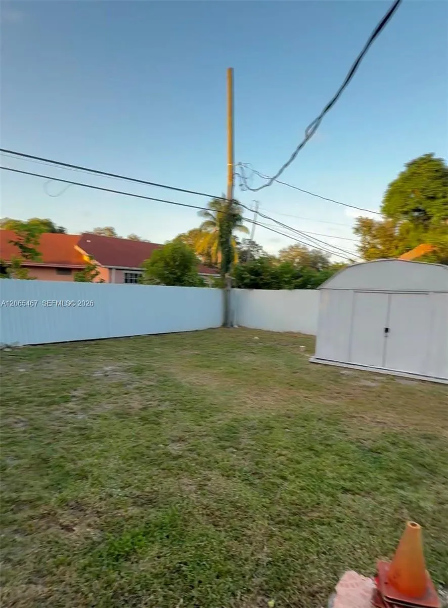 41 NE 195th St Miami, FL 33179