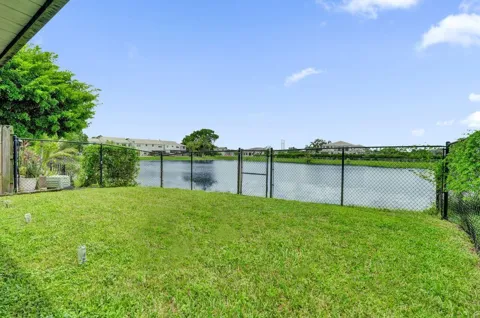 4737 Grapevine Way