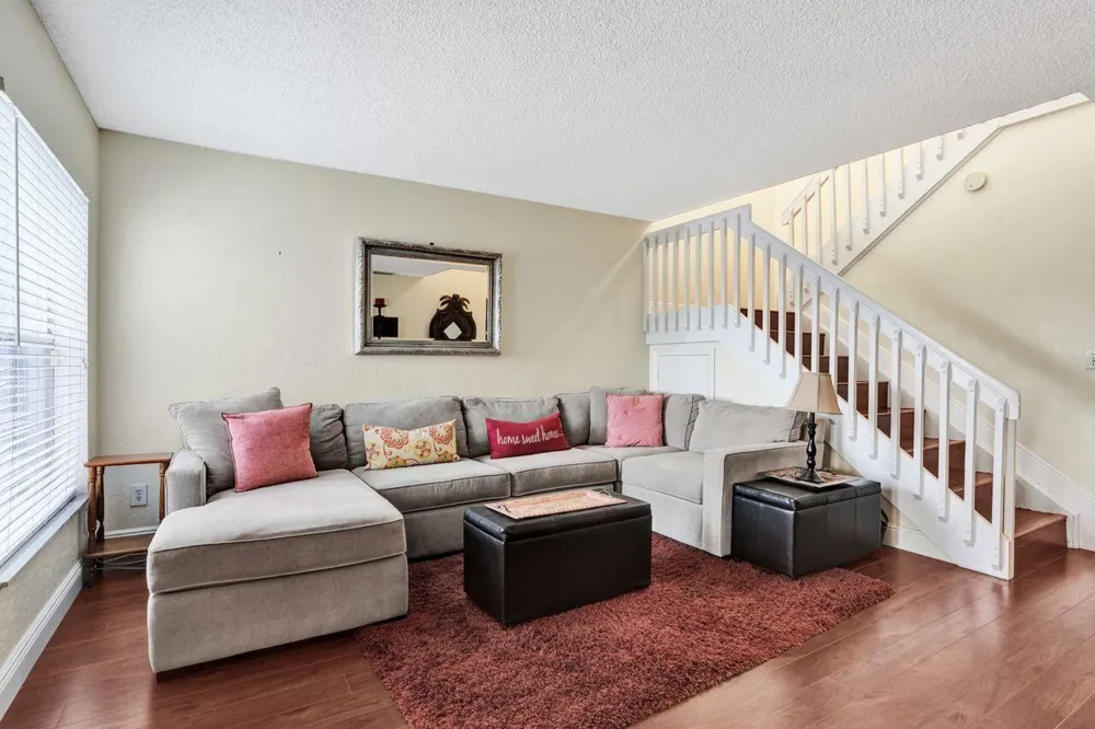 4737 Grapevine Way Davie, FL 33331