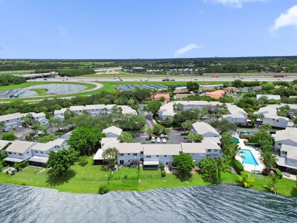 4737 Grapevine Way Davie, FL 33331