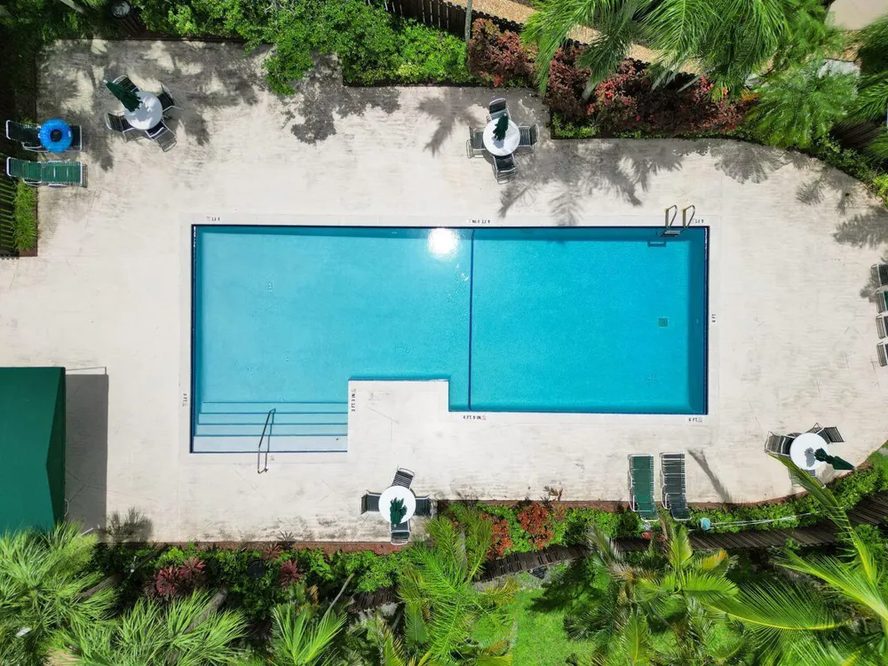 4737 Grapevine Way Davie, FL 33331