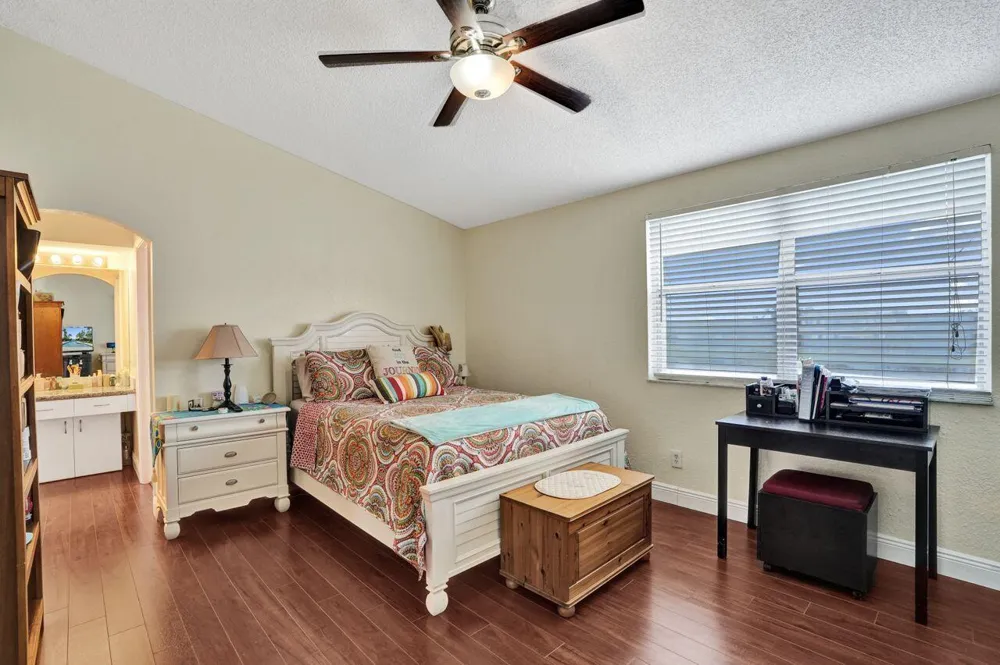 4737 Grapevine Way Davie, FL 33331