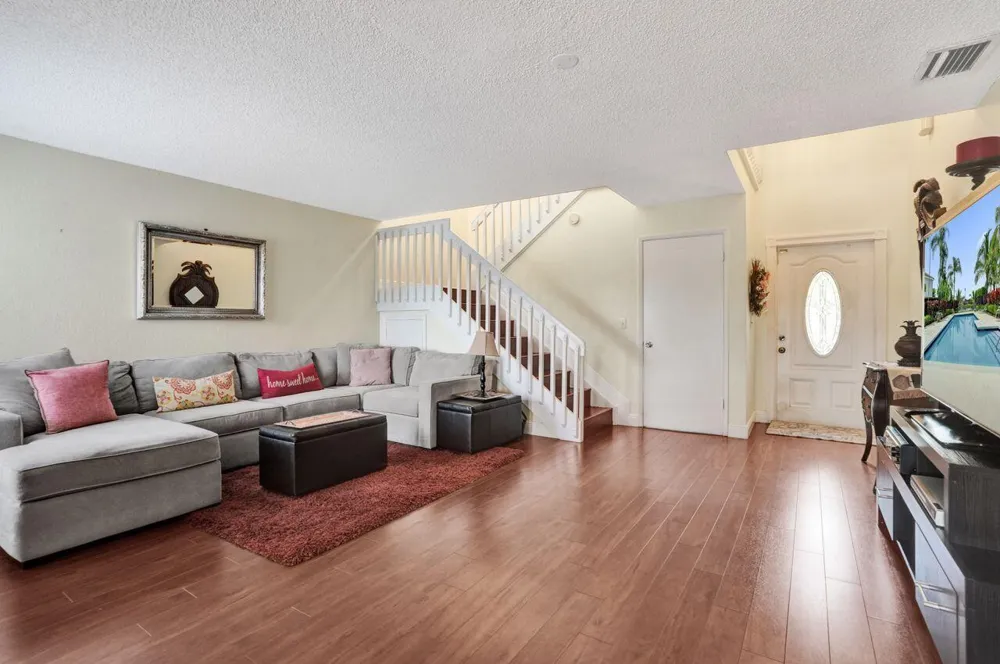 4737 Grapevine Way Davie, FL 33331