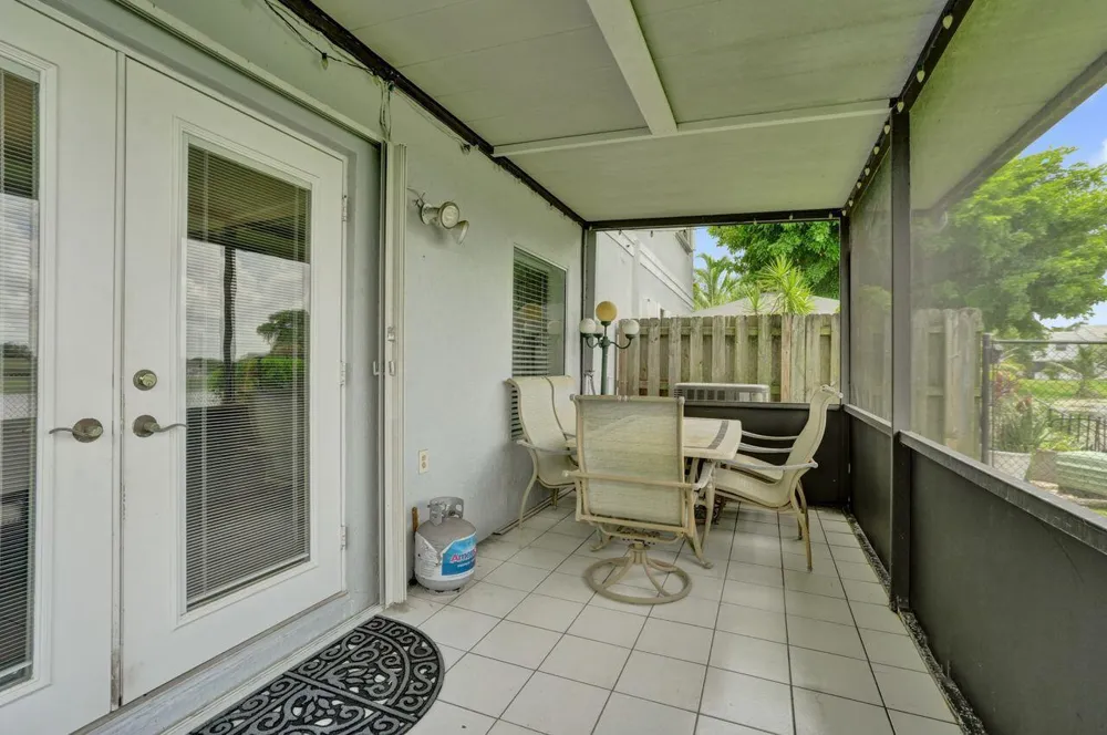 4737 Grapevine Way Davie, FL 33331