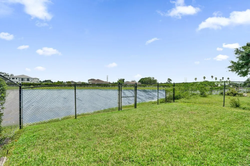 4737 Grapevine Way Davie, FL 33331