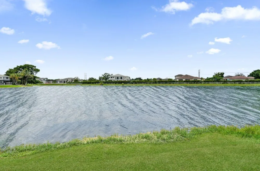 4737 Grapevine Way Davie, FL 33331