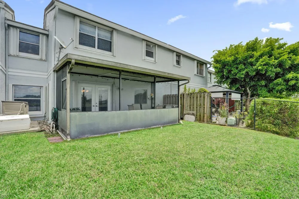 4737 Grapevine Way Davie, FL 33331
