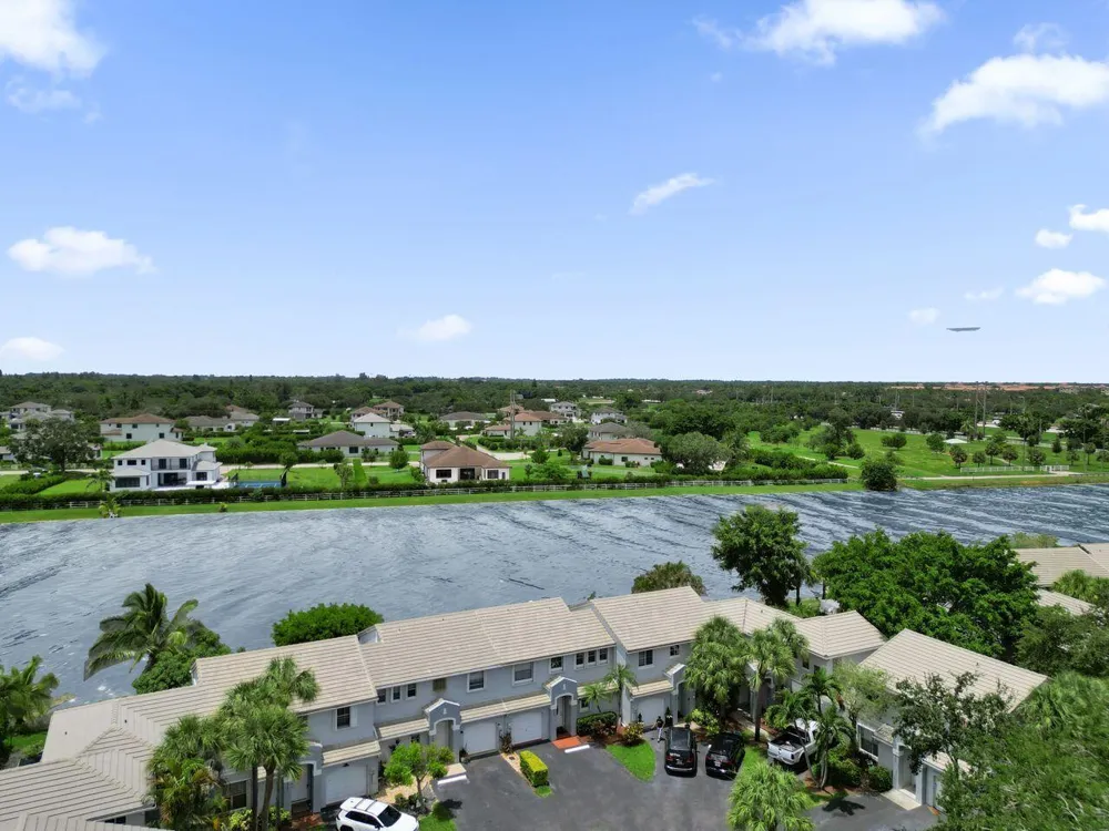 4737 Grapevine Way Davie, FL 33331