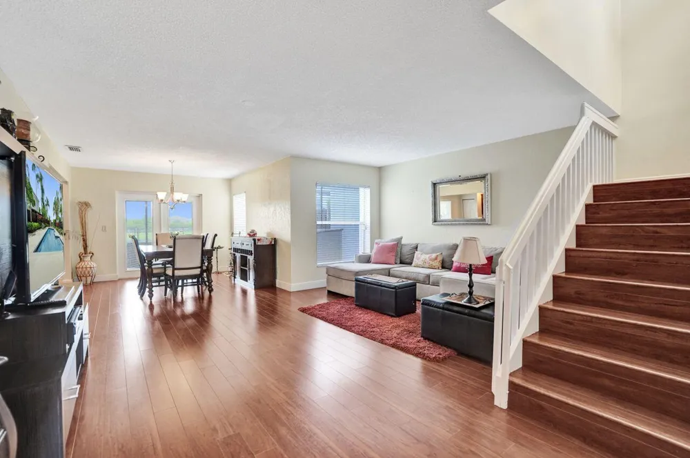 4737 Grapevine Way Davie, FL 33331