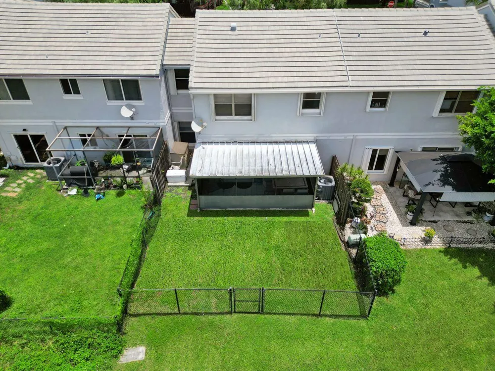 4737 Grapevine Way Davie, FL 33331
