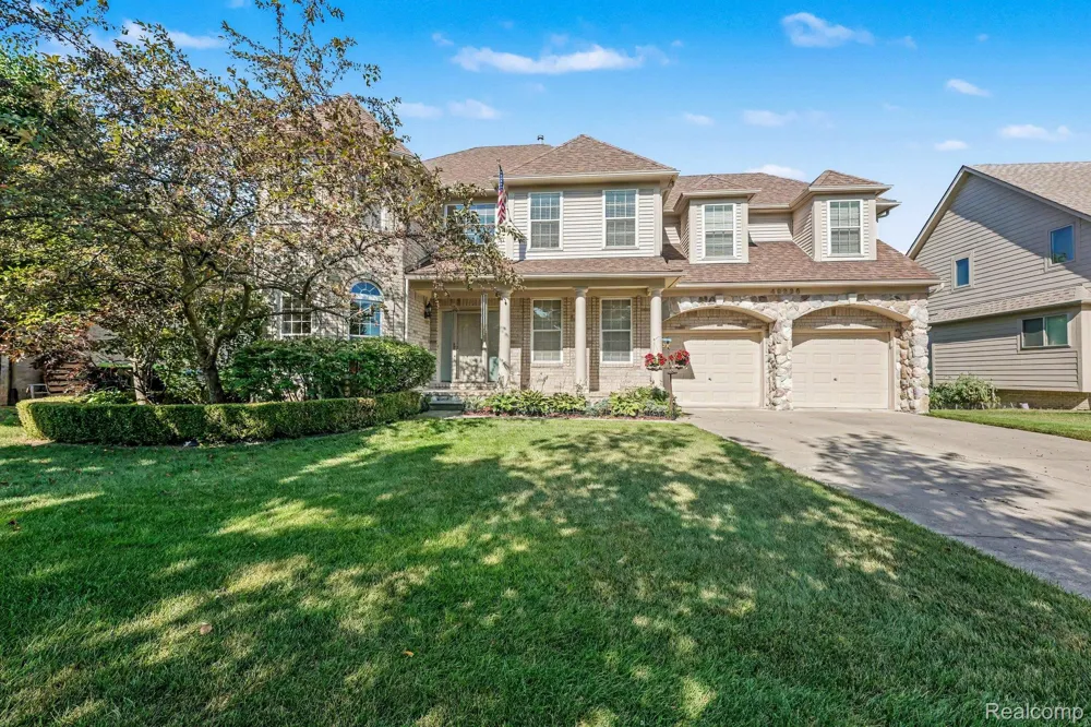 49235 Yale Drive Macomb Township, MI 48044