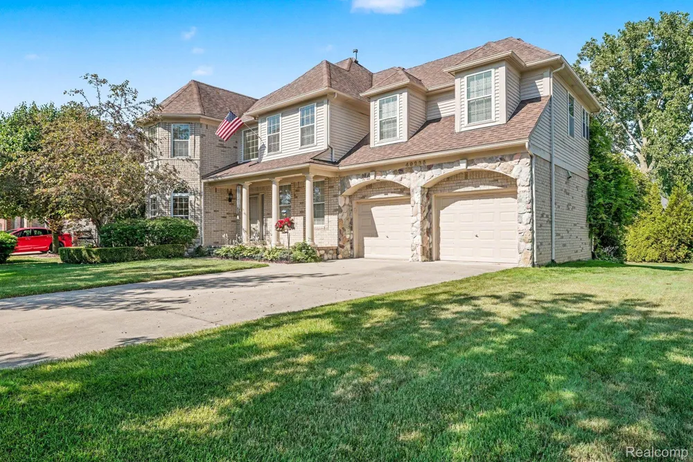 49235 Yale Drive Macomb Township, MI 48044