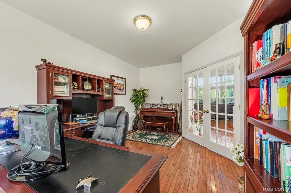 49235 Yale Drive Macomb Township, MI 48044