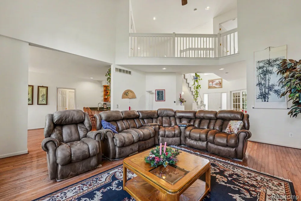 49235 Yale Drive Macomb Township, MI 48044