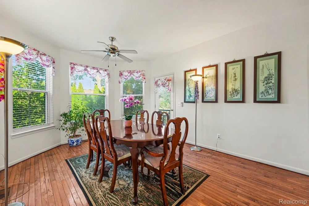49235 Yale Drive Macomb Township, MI 48044