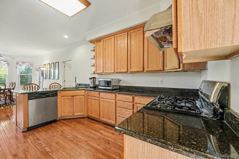 49235 Yale Drive Macomb Township, MI 48044