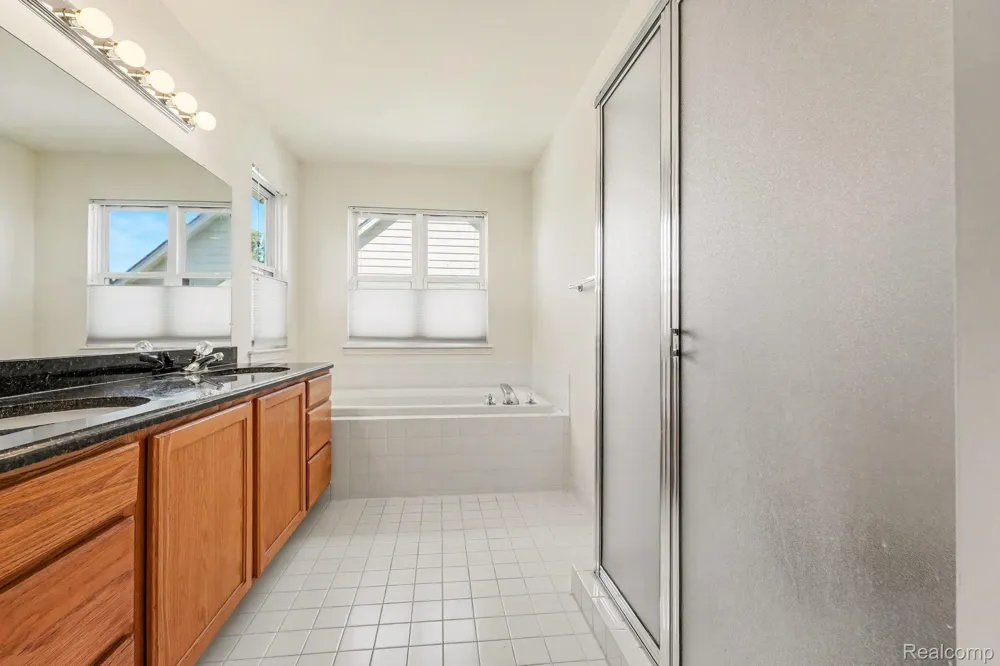 49235 Yale Drive Macomb Township, MI 48044