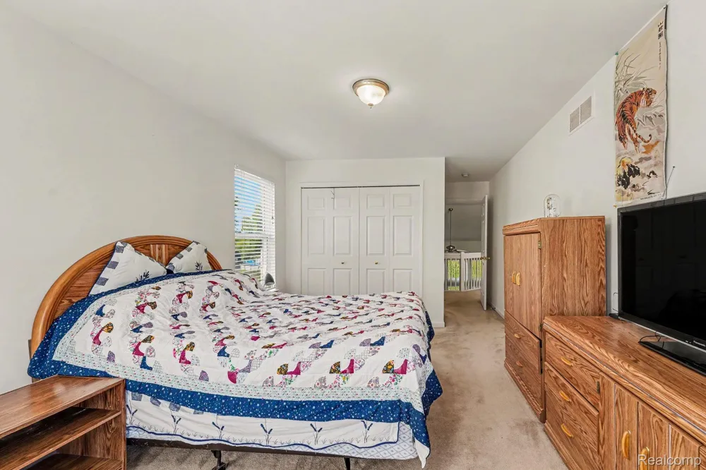 49235 Yale Drive Macomb Township, MI 48044