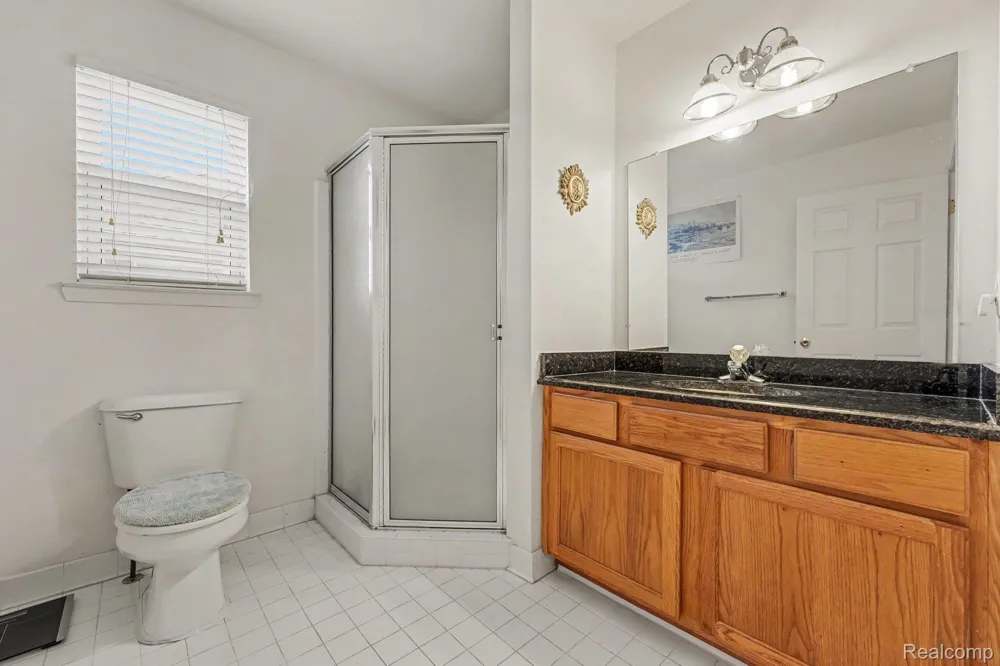 49235 Yale Drive Macomb Township, MI 48044