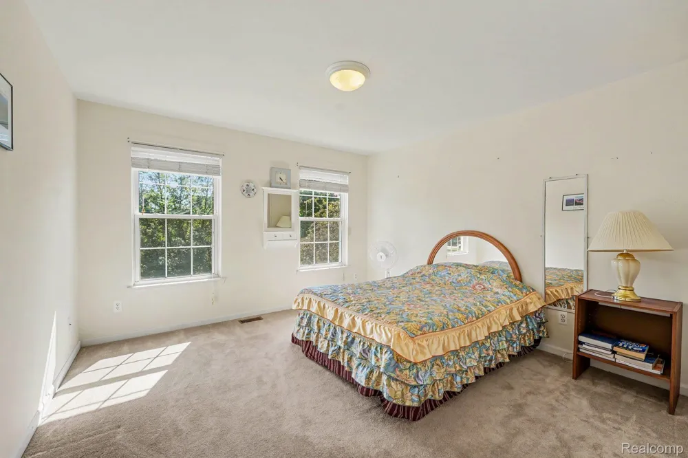 49235 Yale Drive Macomb Township, MI 48044