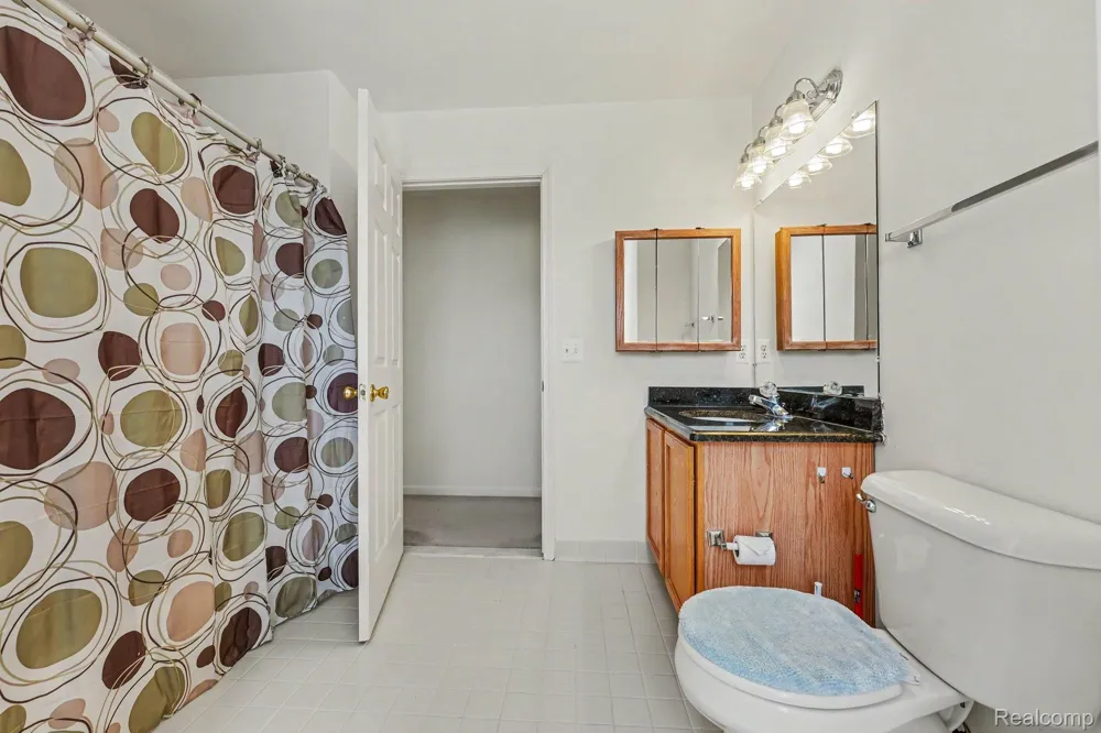 49235 Yale Drive Macomb Township, MI 48044