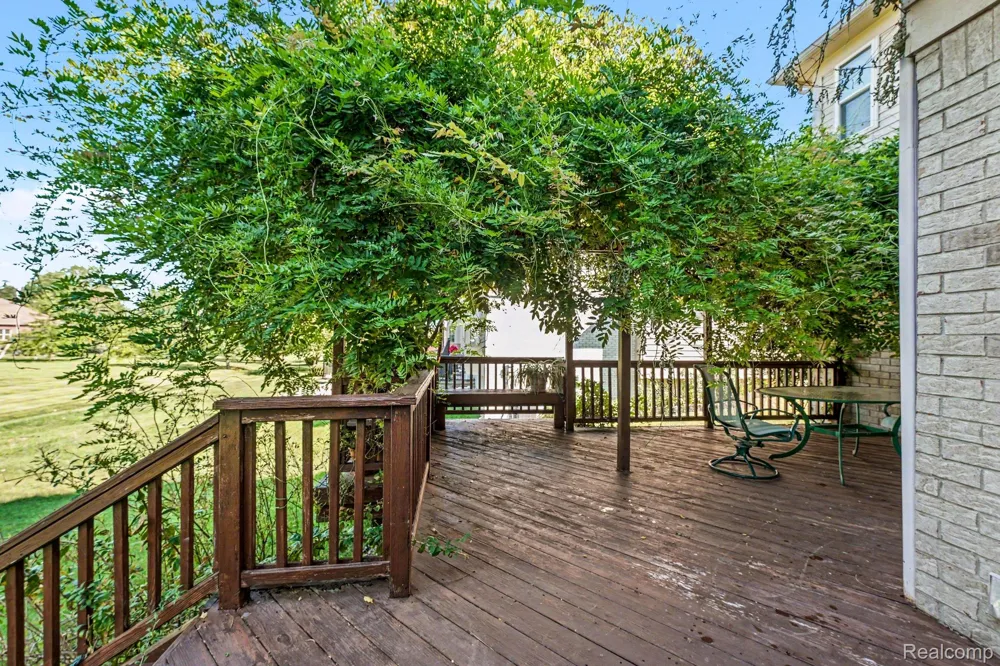 49235 Yale Drive Macomb Township, MI 48044
