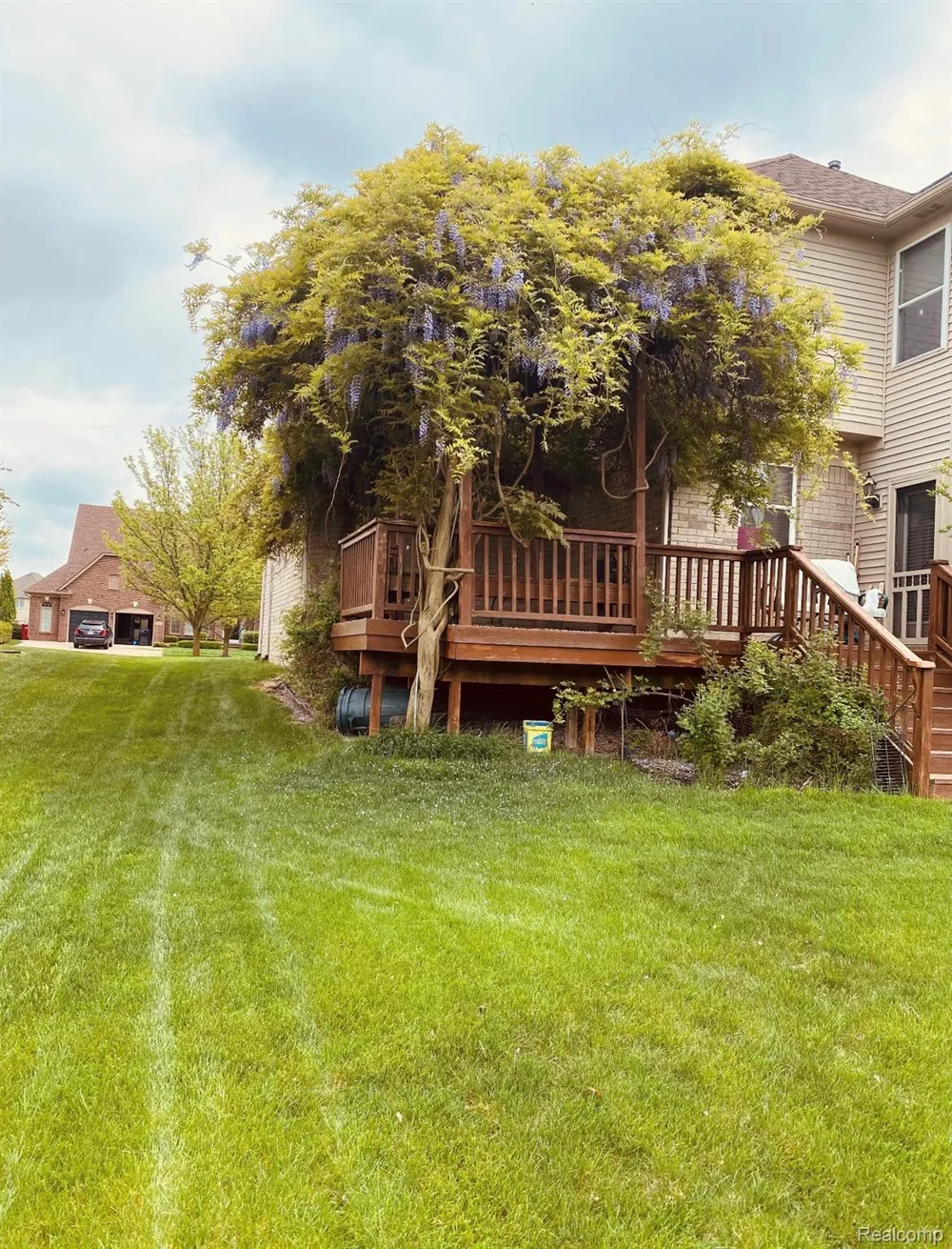 49235 Yale Drive Macomb Township, MI 48044