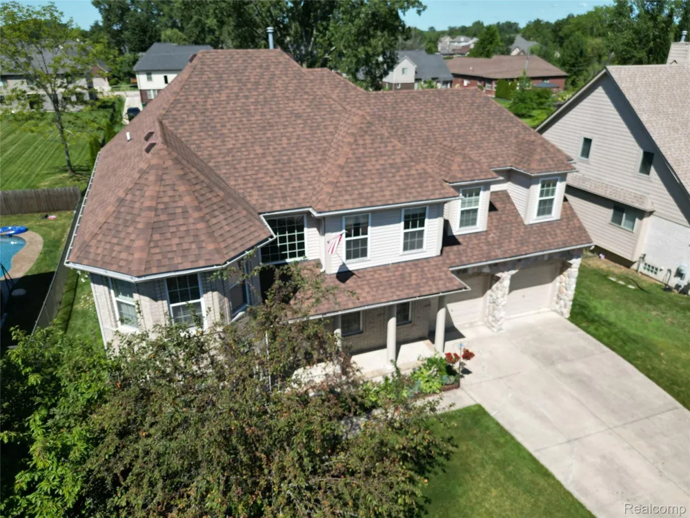 49235 Yale Drive Macomb Township, MI 48044