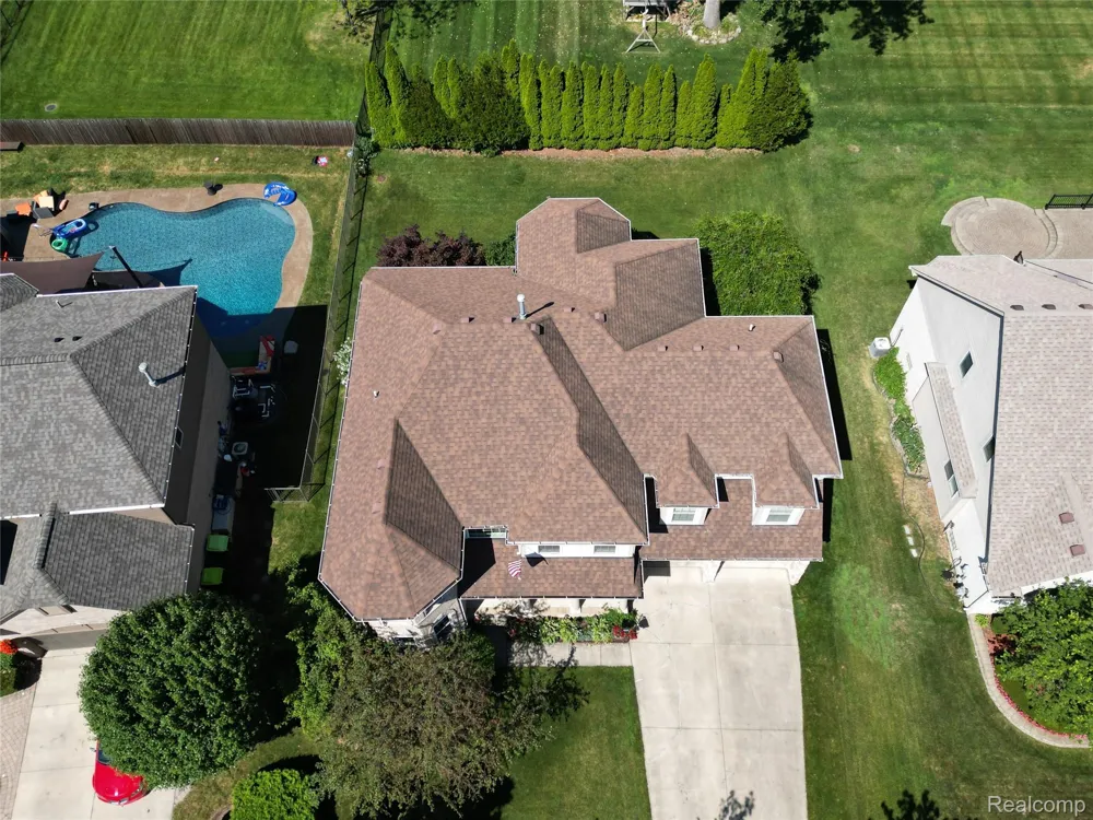 49235 Yale Drive Macomb Township, MI 48044