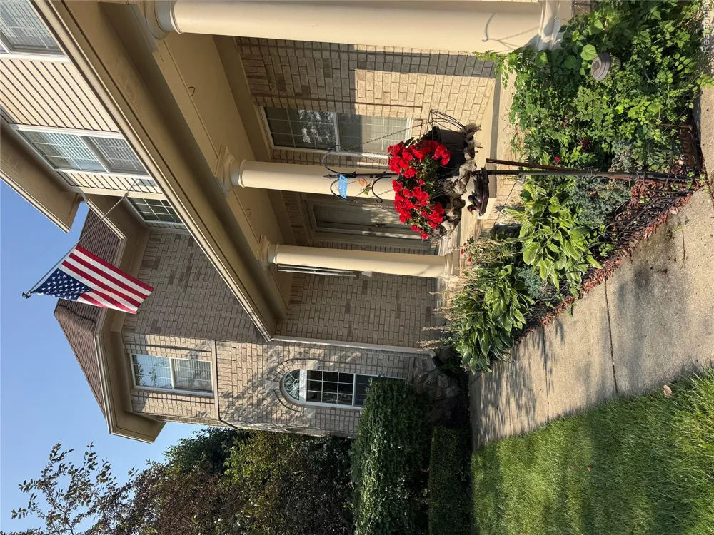 49235 Yale Drive Macomb Township, MI 48044