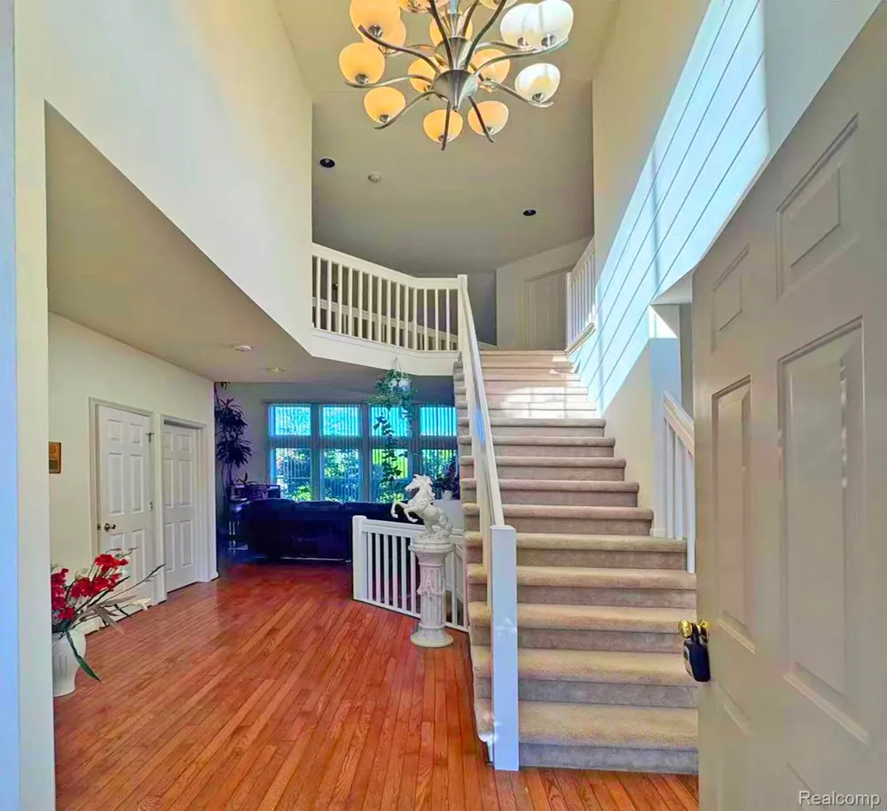 49235 Yale Drive Macomb Township, MI 48044