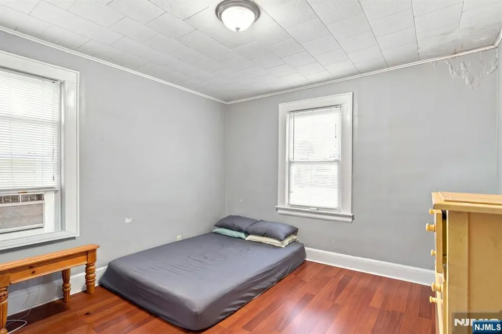 27 Philip Place Irvington, NJ 07111