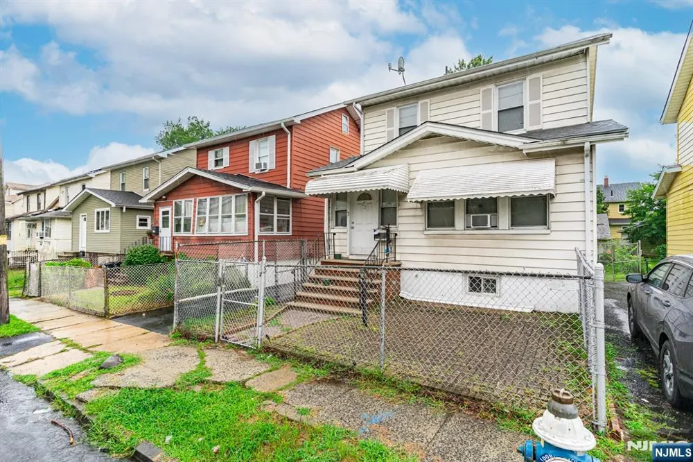 27 Philip Place Irvington, NJ 07111