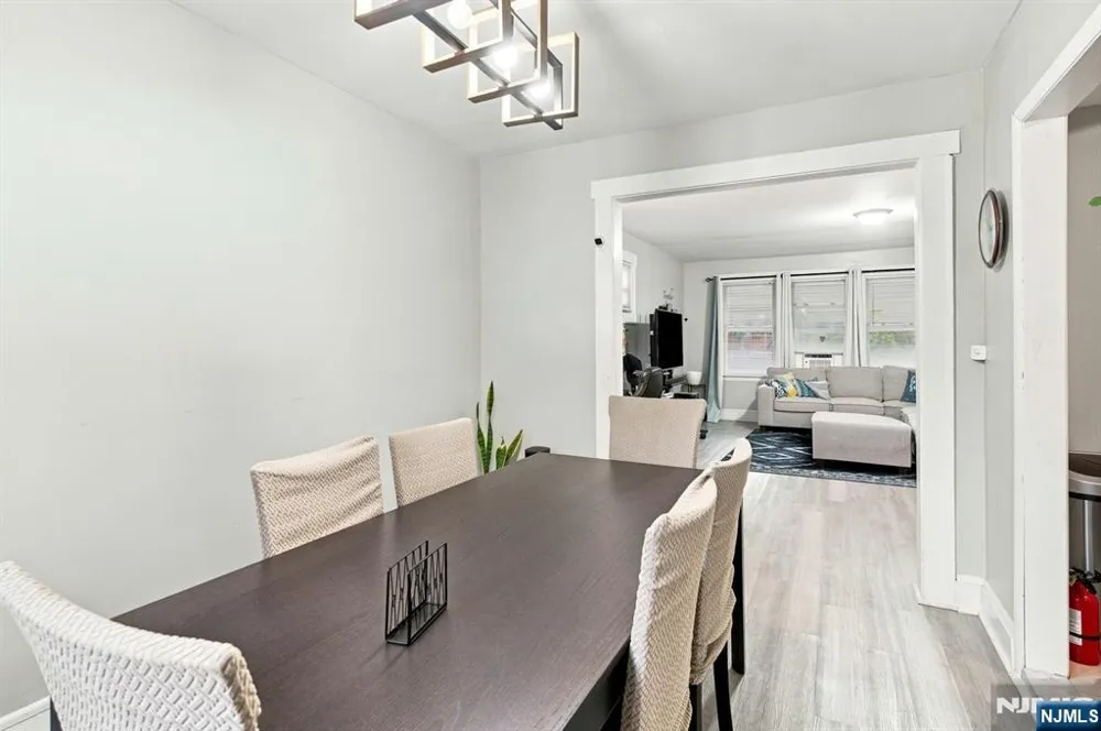27 Philip Place Irvington, NJ 07111