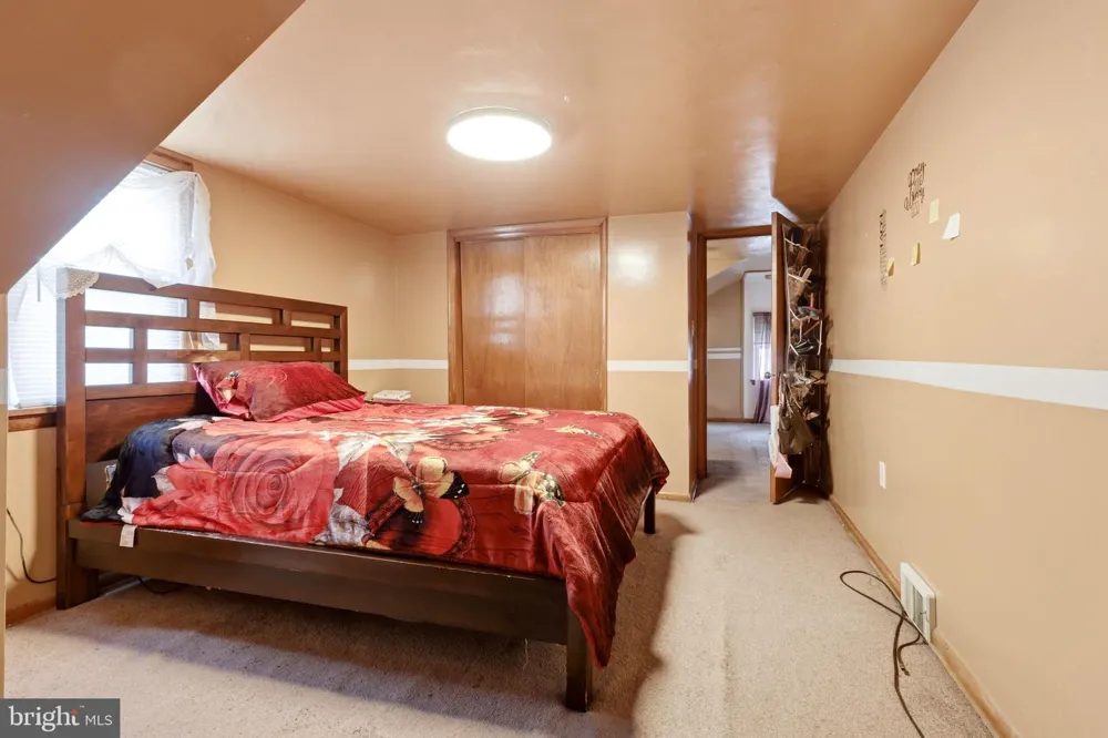 260 SOMERSET STREET Ewing, NJ 08638