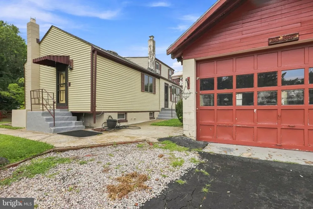 260 SOMERSET STREET Ewing, NJ 08638