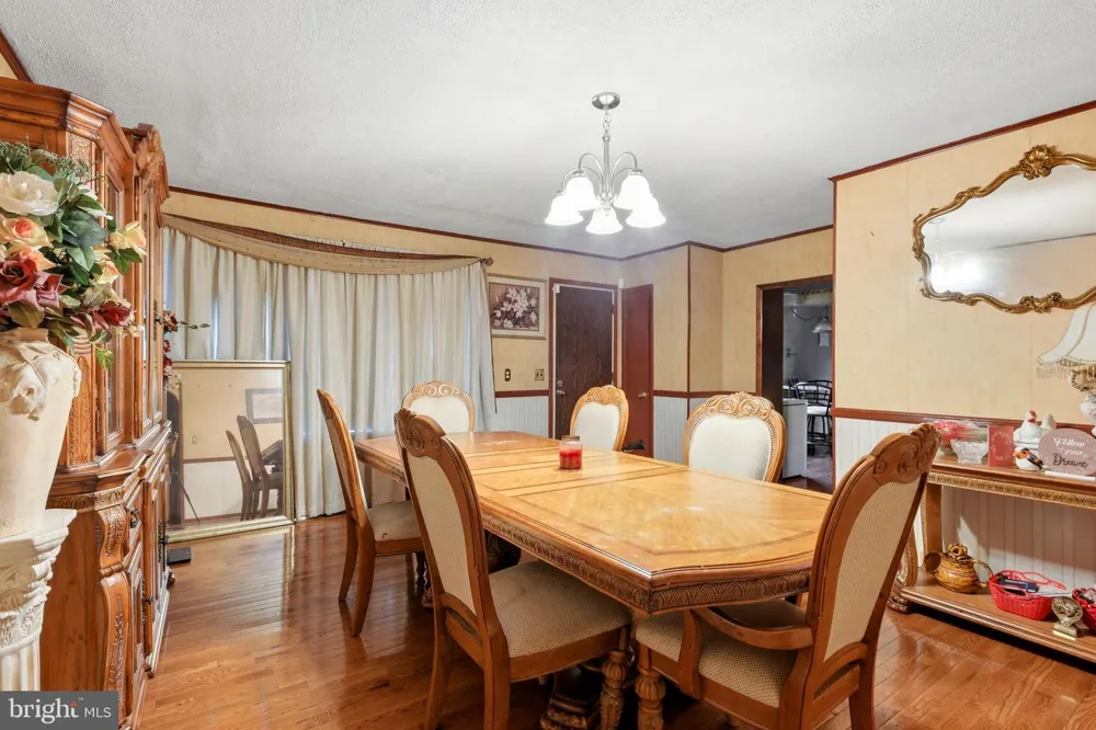 260 SOMERSET STREET Ewing, NJ 08638