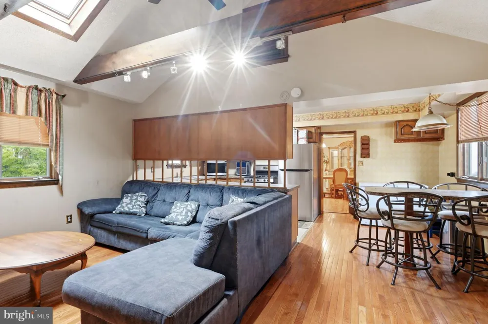 260 SOMERSET STREET Ewing, NJ 08638