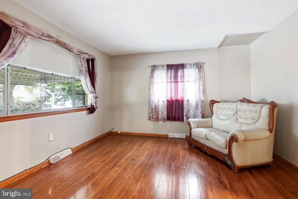 260 SOMERSET STREET Ewing, NJ 08638