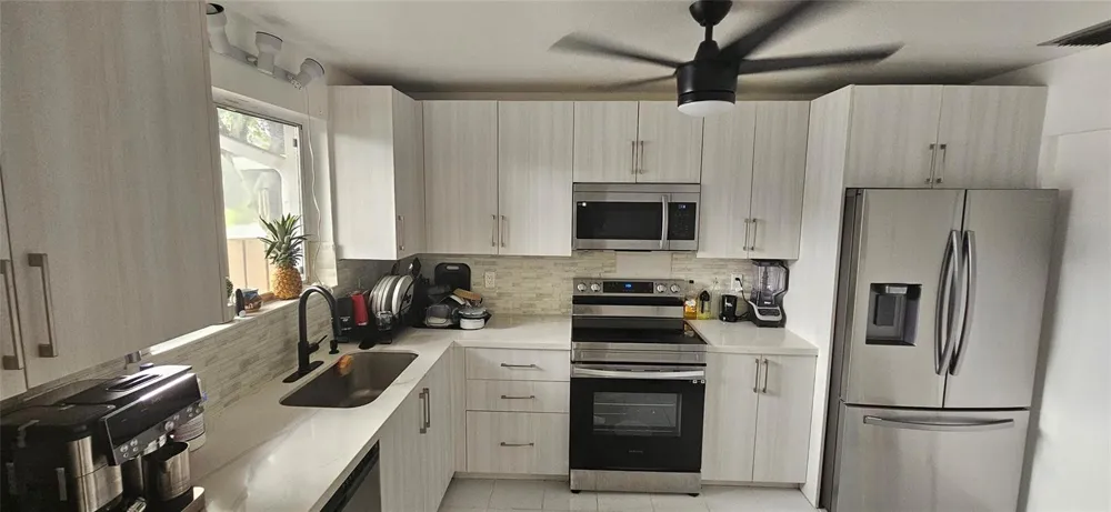 2262 DISCOVERY CIRCLE W Deerfield Beach, FL 33442
