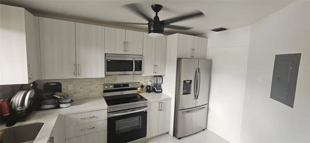 2262 DISCOVERY CIRCLE W Deerfield Beach, FL 33442