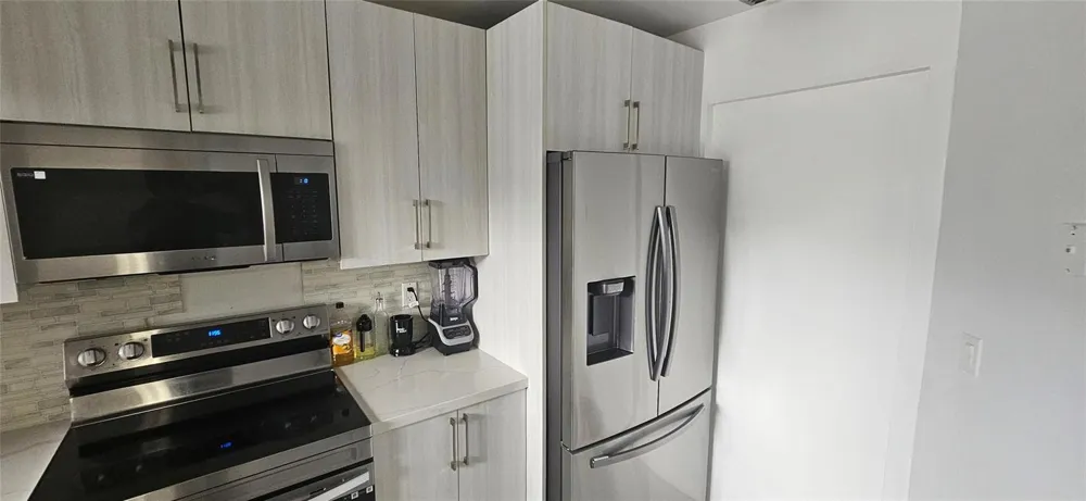 2262 DISCOVERY CIRCLE W Deerfield Beach, FL 33442