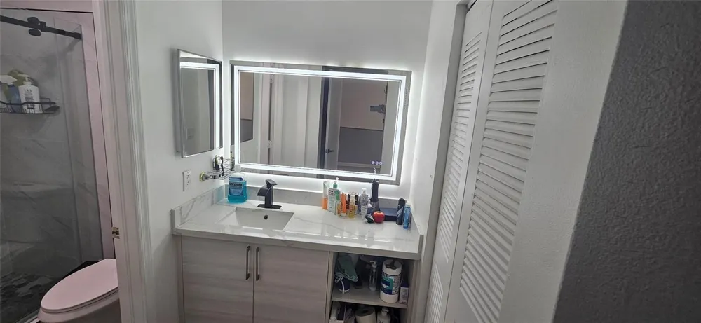 2262 DISCOVERY CIRCLE W Deerfield Beach, FL 33442