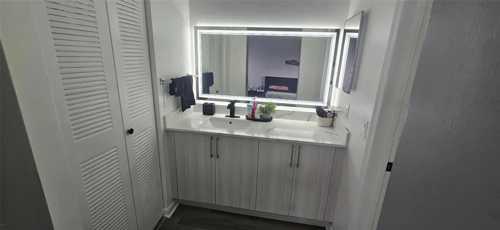 2262 DISCOVERY CIRCLE W Deerfield Beach, FL 33442