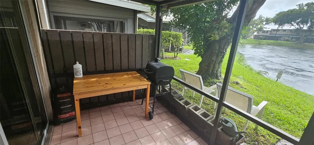 2262 DISCOVERY CIRCLE W Deerfield Beach, FL 33442